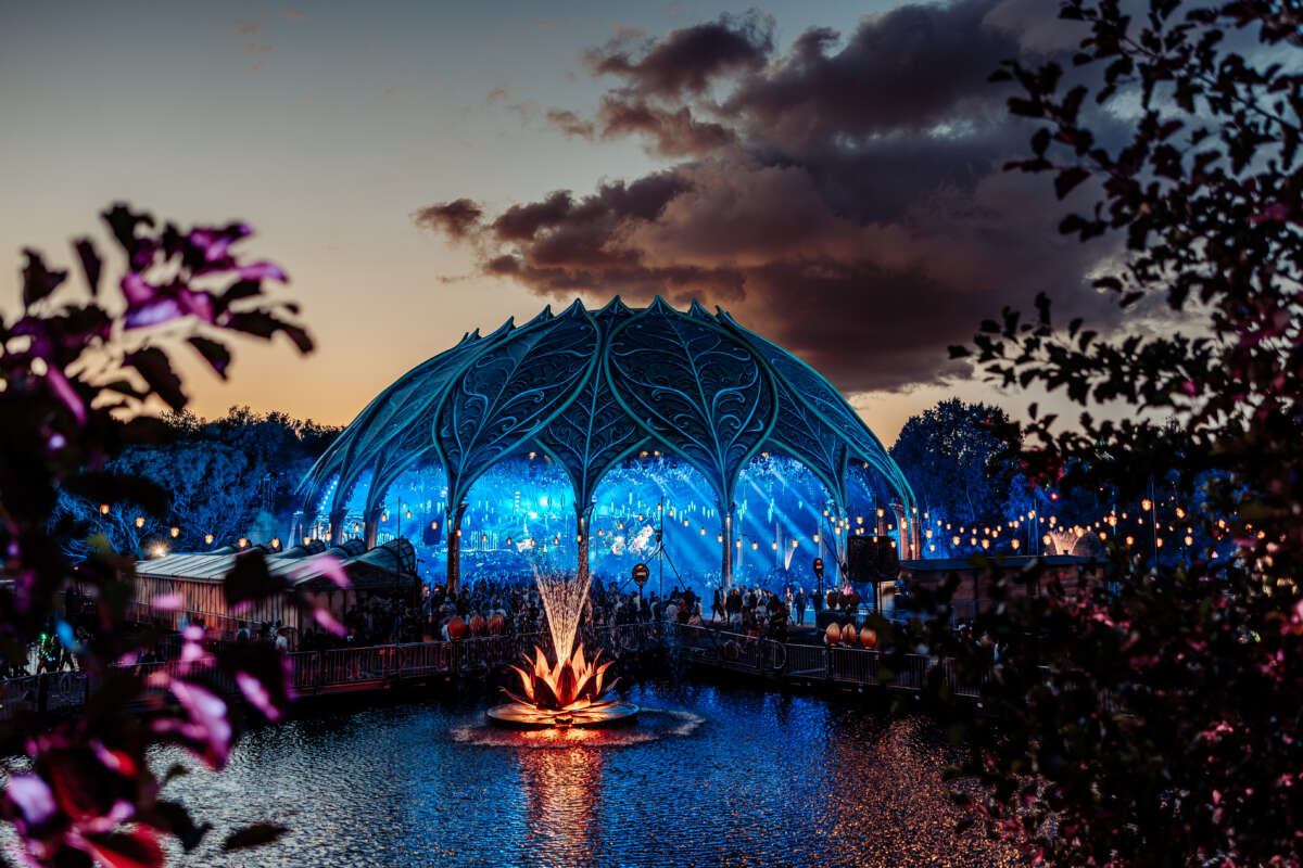 Tomorrowland W1 13